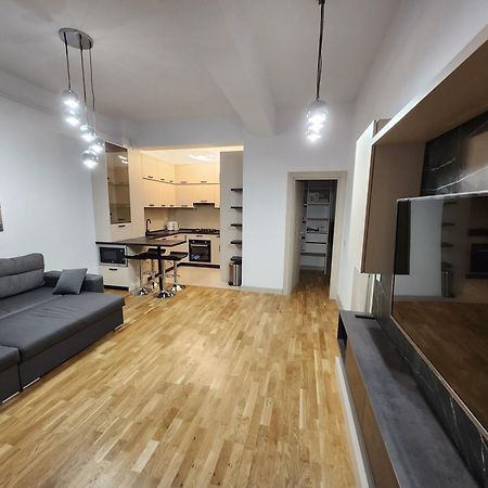 Near Airport 2 Rooms Apartments In Himson Iasi Eksteriør bilde