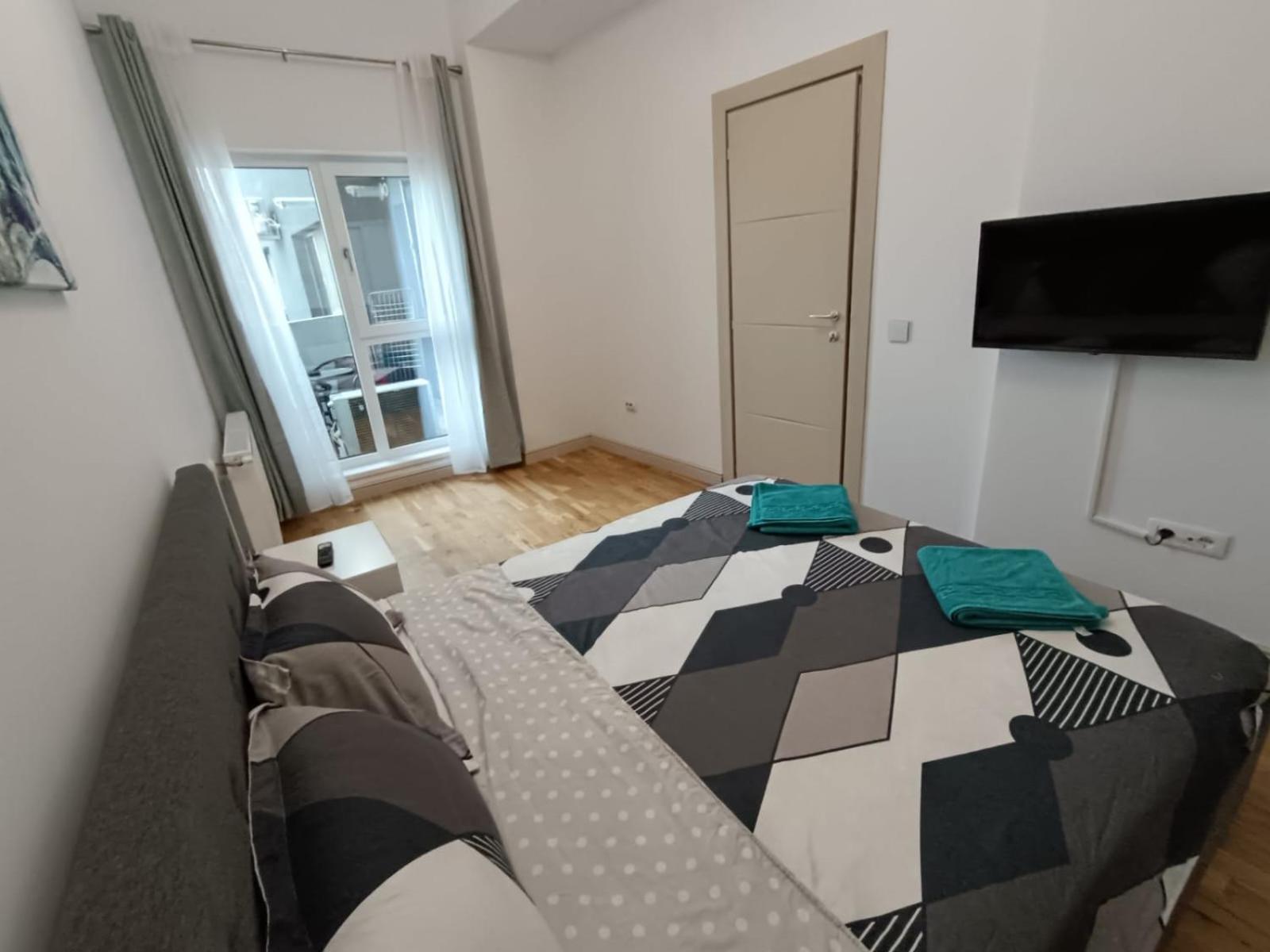 Near Airport 2 Rooms Apartments In Himson Iasi Eksteriør bilde